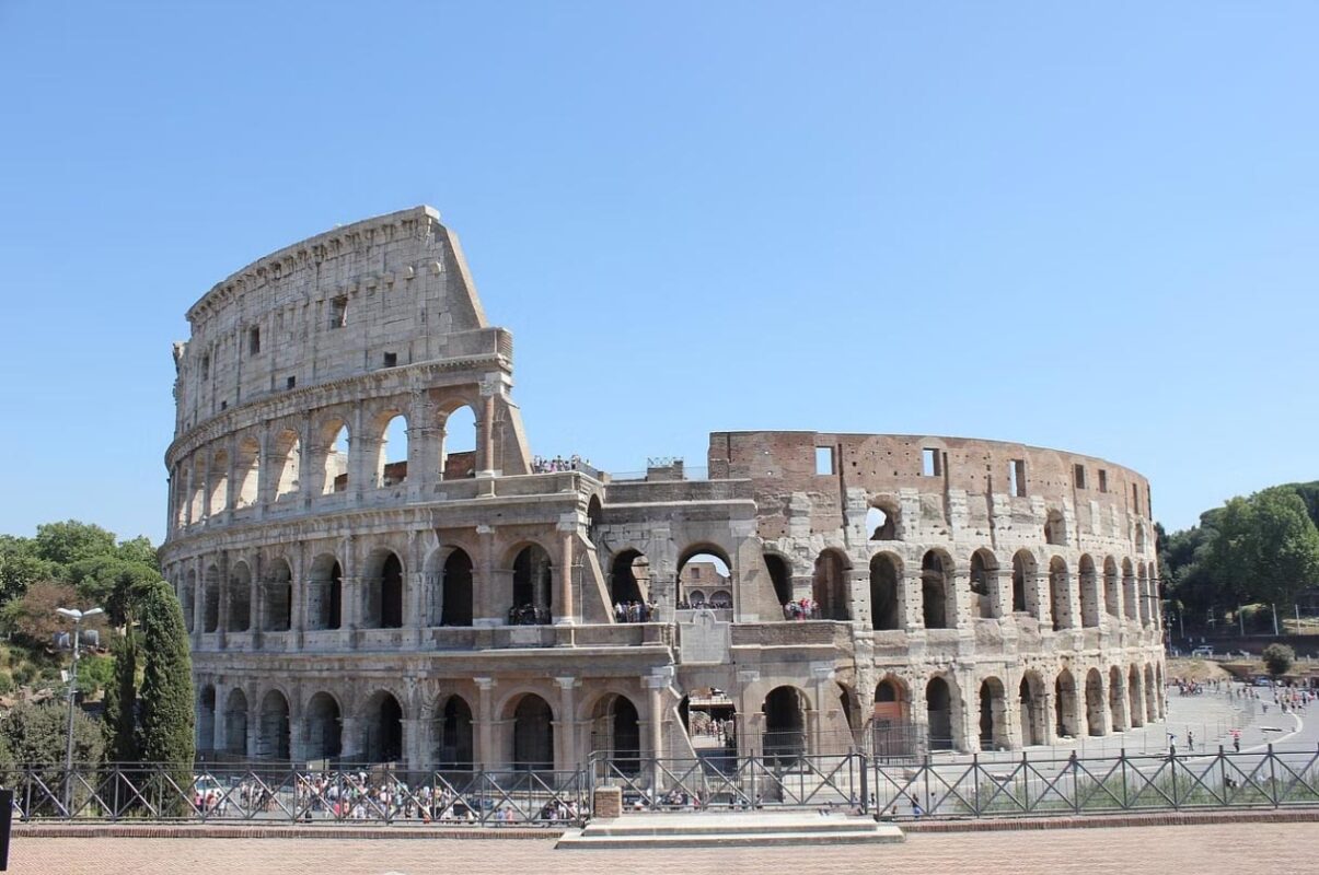 Rome Essentials: Skip-the-Line Entry to Colosseum, Roman Forum & Palatine Hill